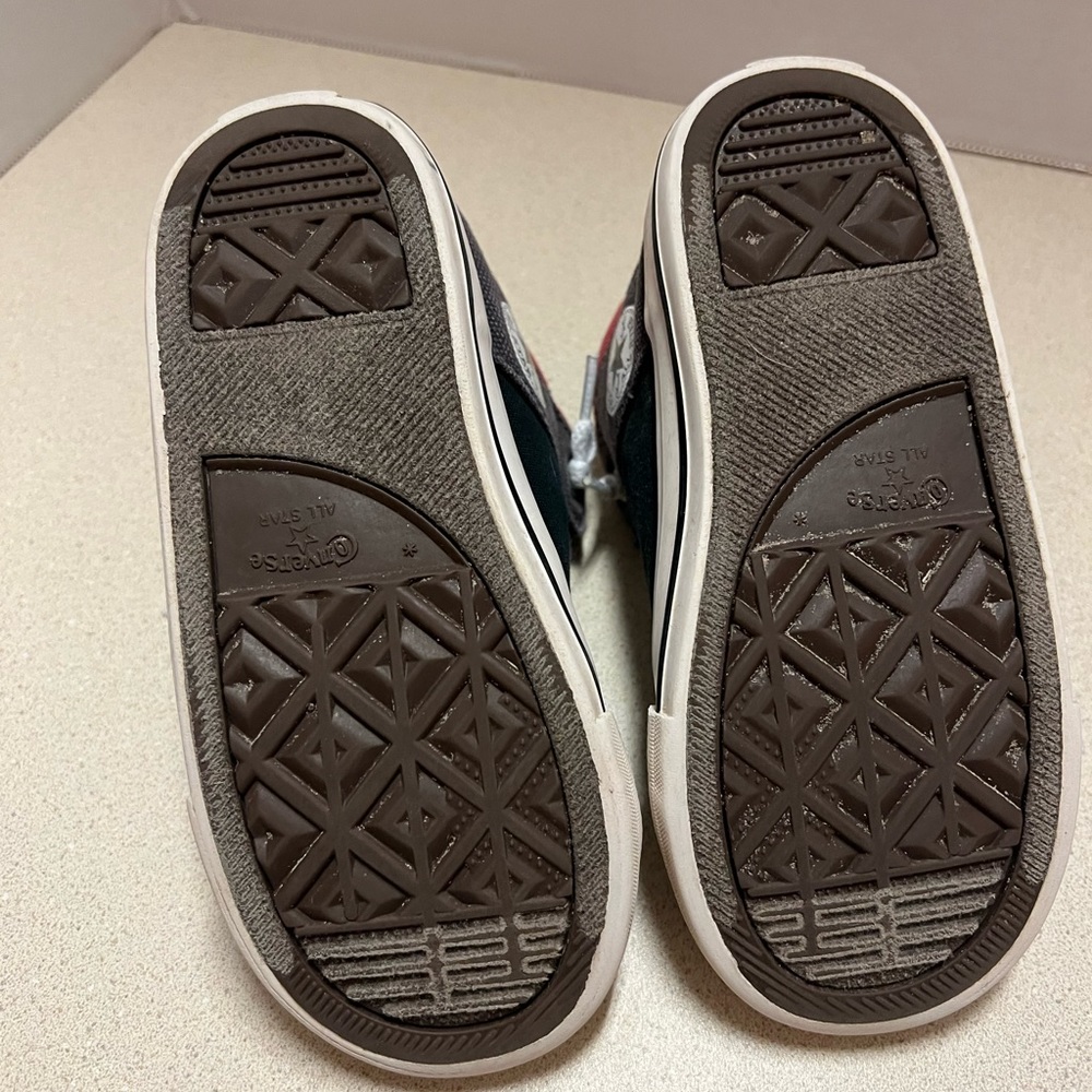 Black and Maroon Kid Converse Size 10 - Picture 6 of 8